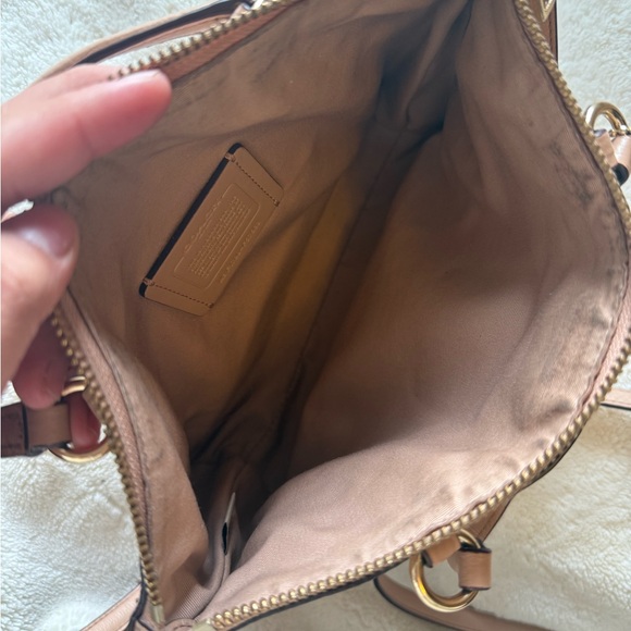 Coach Women's Beige Leather Handbag - Picture 4 of 7